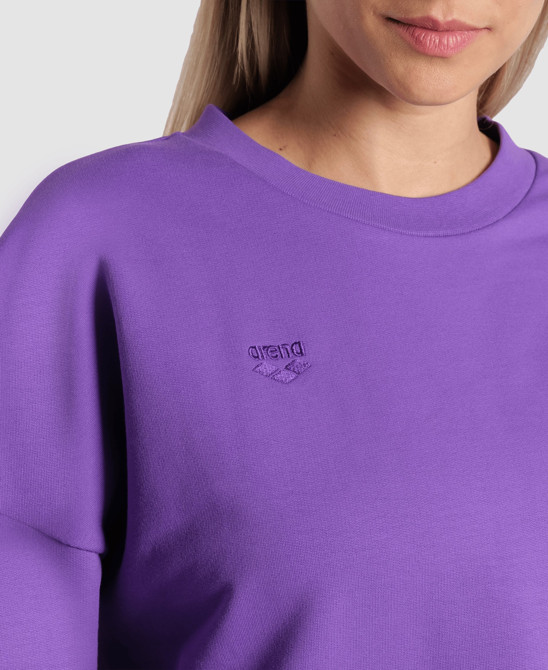006580-959-women-s-oversized-crew-neck-005.5dd693e7