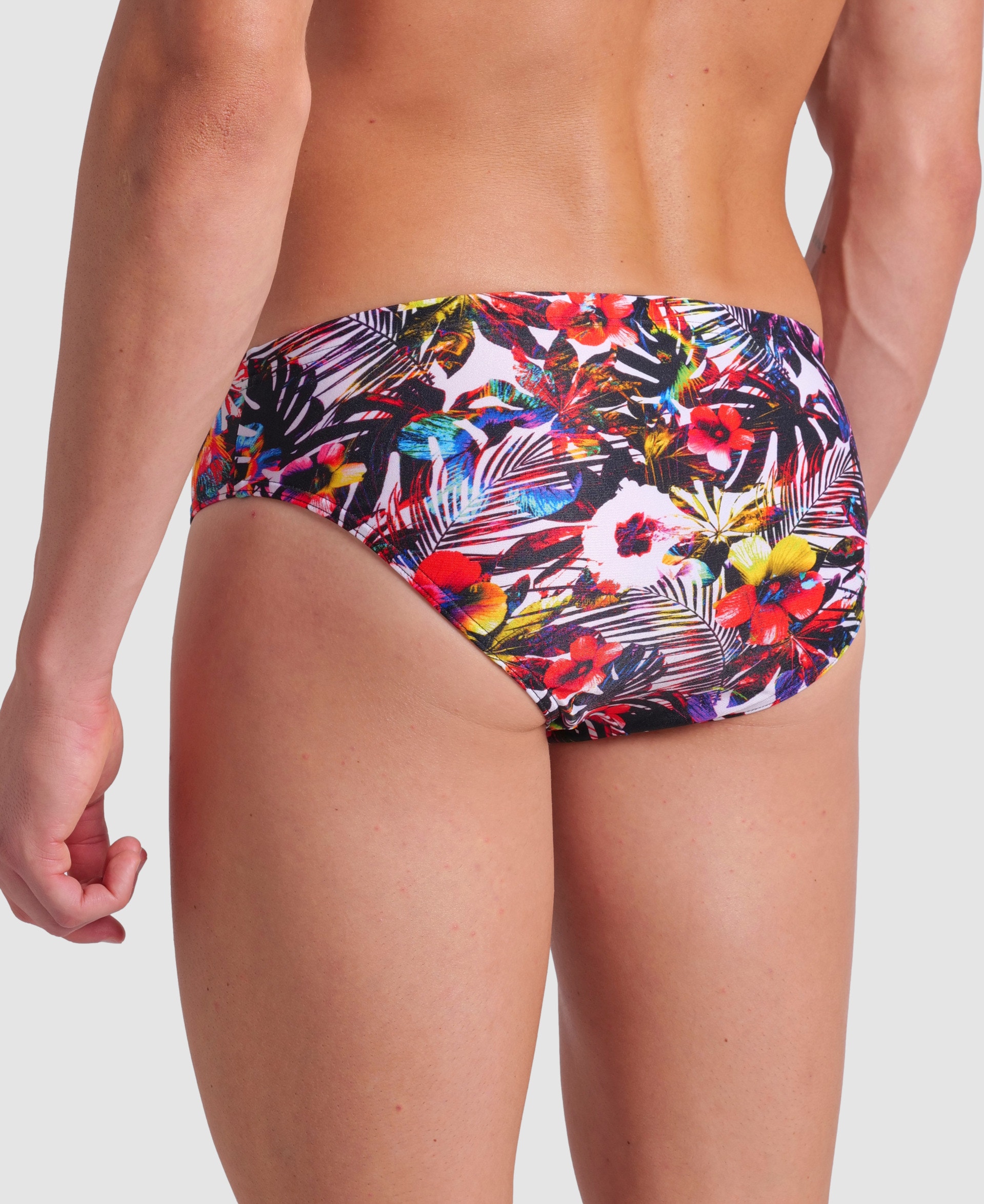 009081-550-men-s-arena-belize-swim-briefs-005.6d9589e9