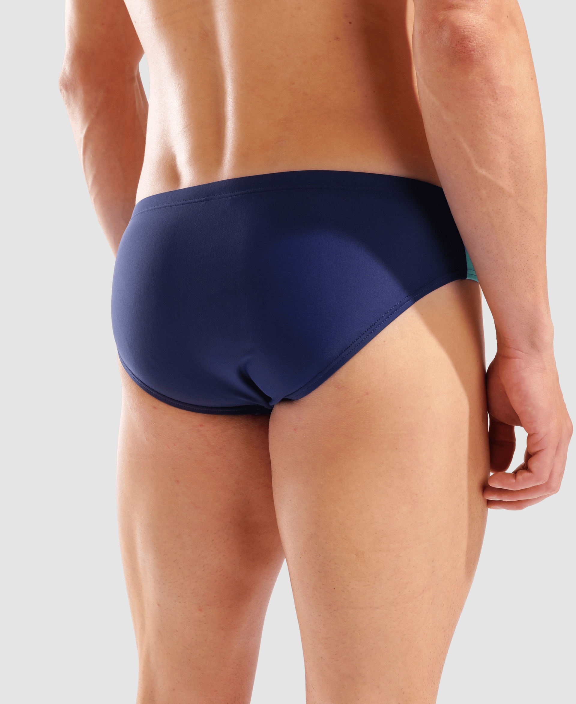 010702-750-m-arena-light-swim-briefs-005.5d27587a